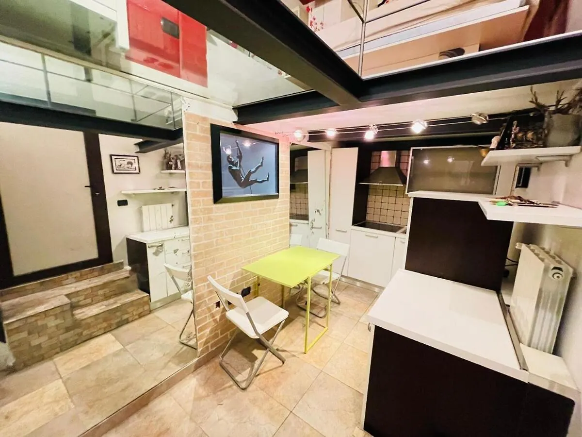Marghera Apt - Wifi - Centro Milan Apartment