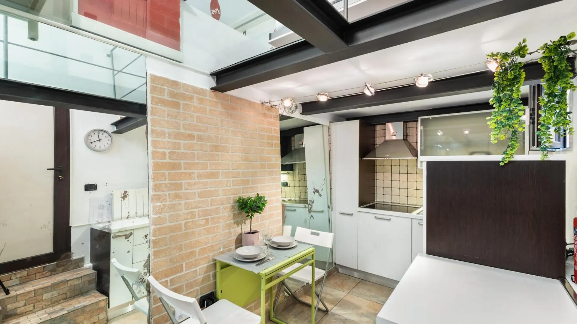 Marghera Apt - Wifi - Centro Milano 0*,  İtalya